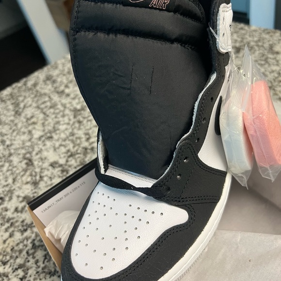 Jordan 1 retro high bleached coral - Picture 5 of 9